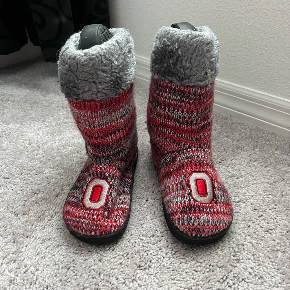 EUC Ohio State Women’s Slippers Size Small 6
